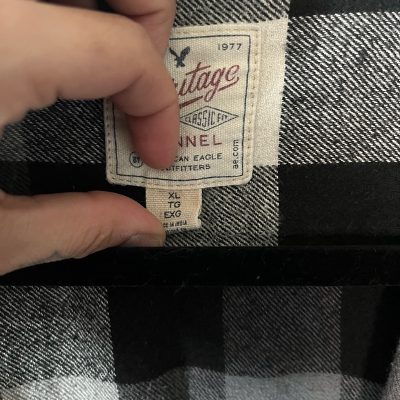 AE Heritage ✨ B&W Flannel 🖤🤍 - Picture 2 of 3